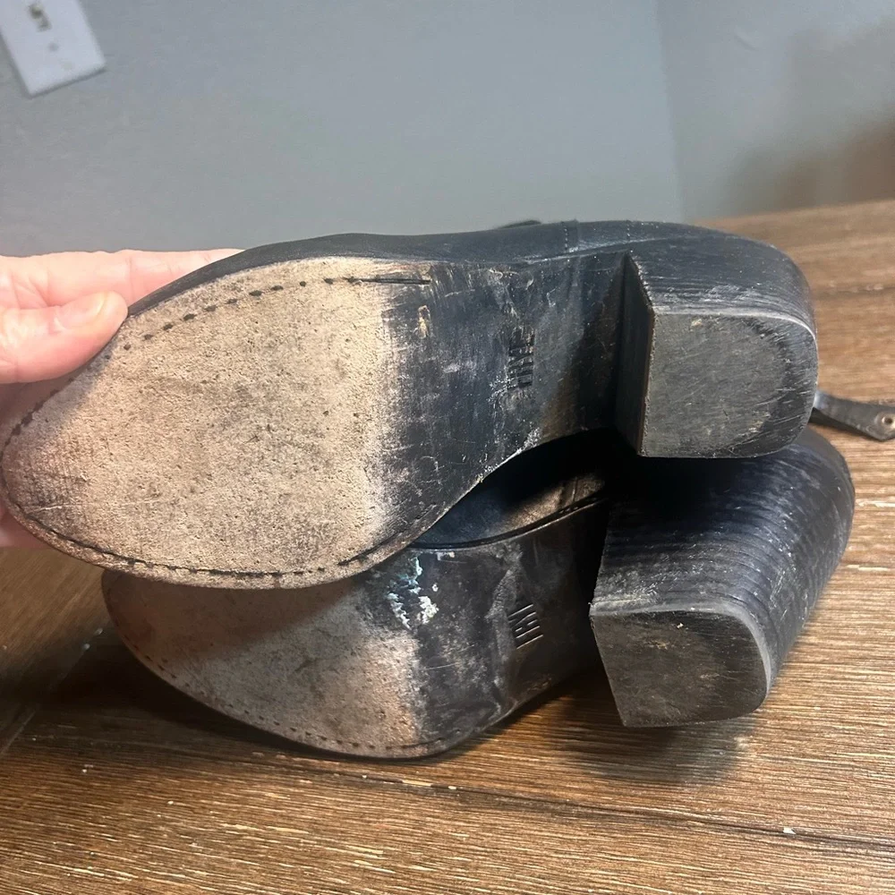 Frye Cameron soft leather zip back booties size 8.5 - Picture 11 of 12